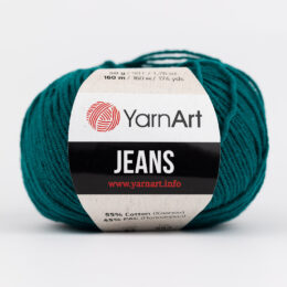 Włóczka Yarn Art Jeans 63 w kolorze morskim to kultowa propozycja największego tureckiego producenta. Jej skład to mieszanka bawełny z akrylem.