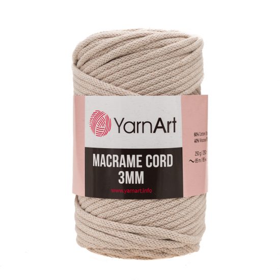 Włóczka Yarn Art Macrame Cord 3 mm 753 beż to 60% bawełny i 40% poliestru i wiskozy . Jej najbardziej charakterystyczną cechą jest przędzona struktura. 