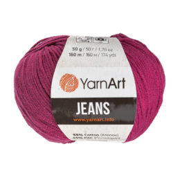 Włóczka Yarn Art Jeans 91 w kolorze wiśniowym to bawełniano-akrylowa propozycja do zabawek amigurumi. 50g/160m