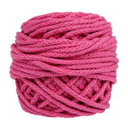 Sznurek bawełniany Bawełenka fuksja 360 to 100% bawełny w postaci przędzonego sznura o średnicy 5mm. W zwiniętym w kulkę motku jest 50 m.