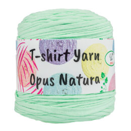  Sznurek T-shirt Yarn grafit Opus Natura to koszulkowy sznurek z bawełny z recyklingu. Idealny do dziergania torebek, puf, itd.