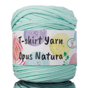  Sznurek T-shirt Yarn mięta Opus Natura to koszulkowy sznurek z bawełny z recyklingu. Idealny do dziergania torebek, puf, itd.