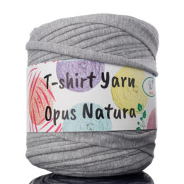  Sznurek T-shirt Yarn popiel Opus Natura to koszulkowy sznurek z bawełny z recyklingu. Idealny do dziergania torebek, puf, itd.
